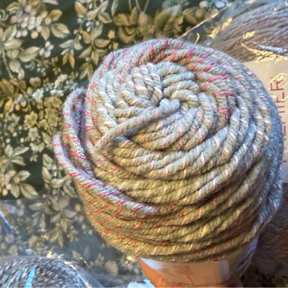 Premier Rose Quartz Marl Yarn 2 new skeins - Picture 8 of 8